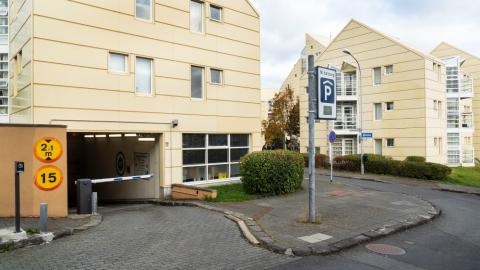 Parking garage