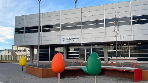 The entrance of South Center in Mjódd