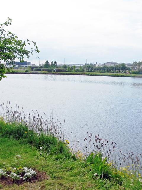 Cultural landmark by the pond in Hljómskálagarður